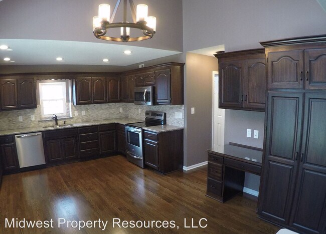 Building Photo - 1209 SE Bridgehampton Way