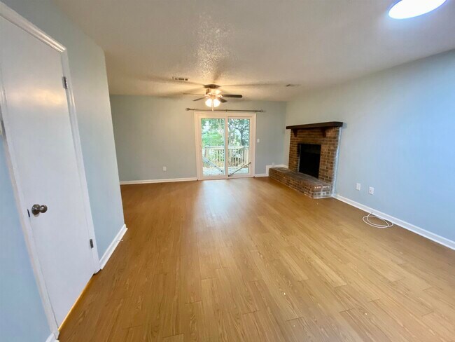 Building Photo - 1250 Chee Ln