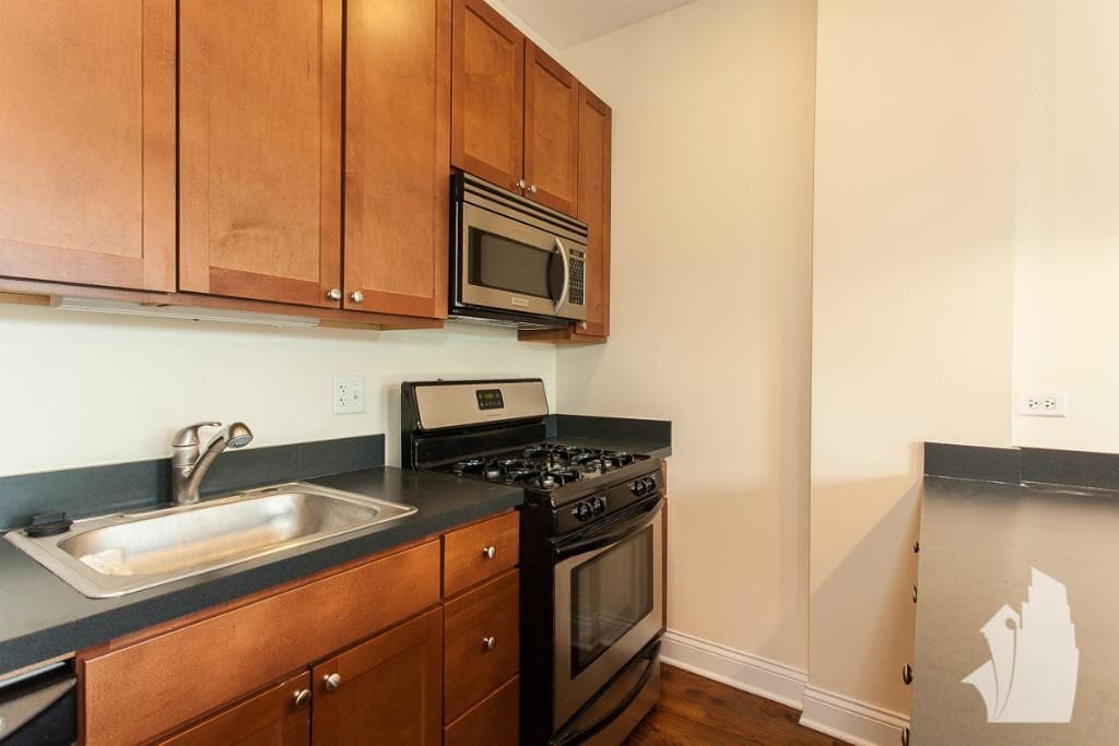Building Photo - 2834 N Albany Ave