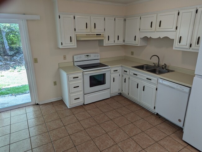 Building Photo - 251 Knight Dr