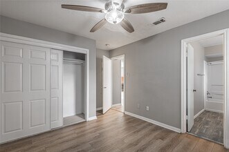 Building Photo - 2402 Sycamore Ave