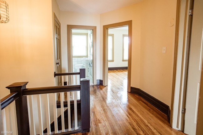 Building Photo - 3 br, 1 bath  - 6938 E Vernor Hwy