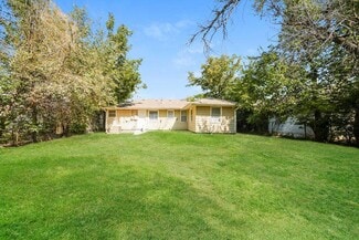 Building Photo - 2204 NW Denver Ave