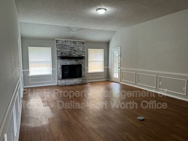 Building Photo - 7724 Sagebrush Ct S