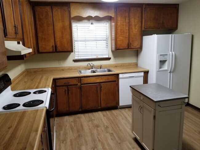 Foto del edificio - 754 Silver Maple Dr