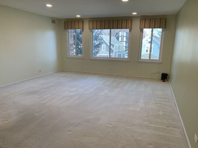 Sala de estar - 110 S Dunton Ave