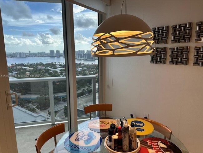 Foto del edificio - 19333 Collins Ave