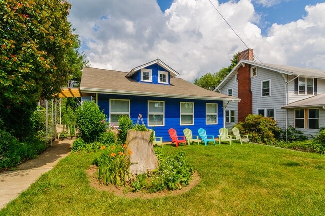 Foto del edificio - 28 Ravenscroft Dr