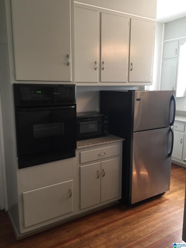 Building Photo - 1412 Smolian Pl