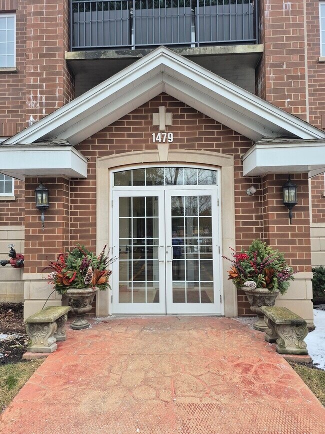 Foto del edificio - 1479 N Milwaukee Ave