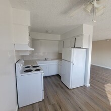 Building Photo - 1321 E San Bruno Ave