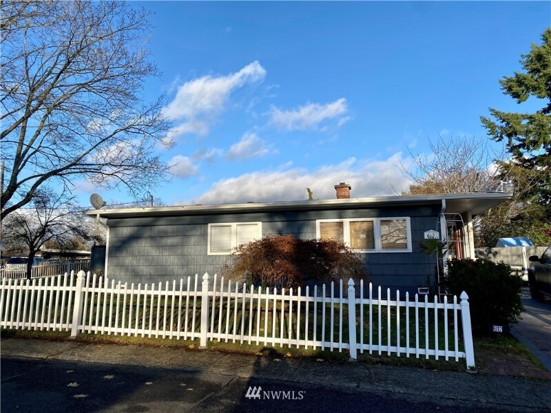 Primary Photo - 612 Ferndale Ave NE