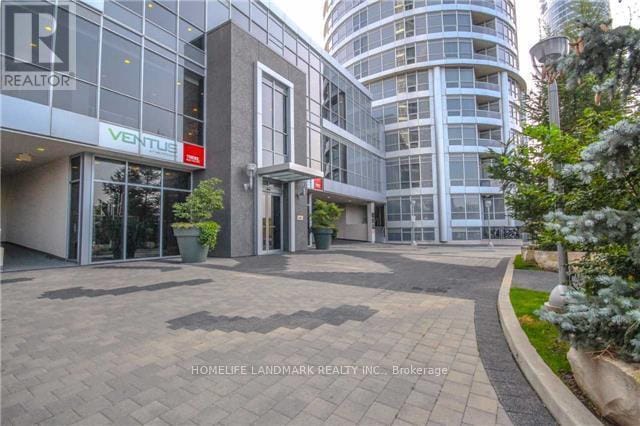 Building Photo - 151 Village Green Square