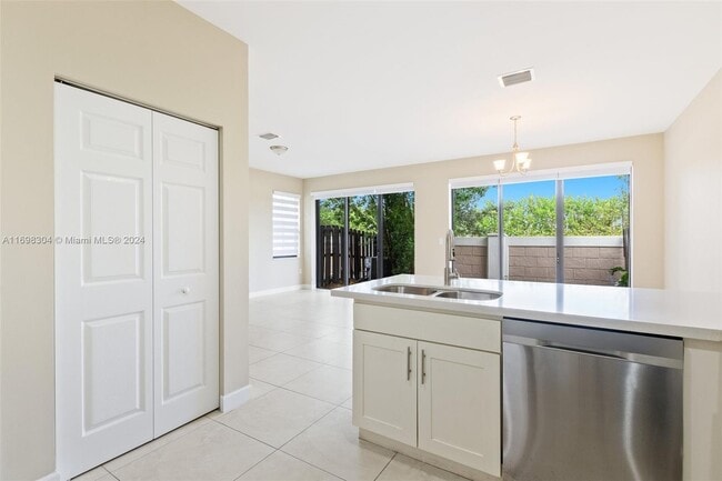 Foto del edificio - 10429 NW 61 Ln.
