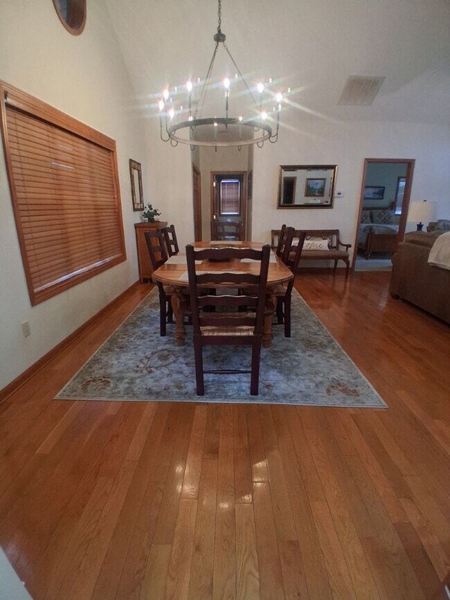 Building Photo - $1,800 - 2 Bed / 2 Bath Furnished Luxury Creekside Condo Overlooking 18th Fairway at SMCC