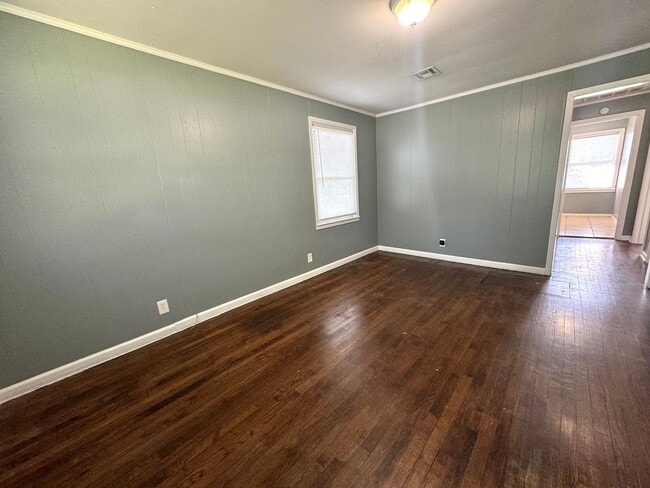 Foto del edificio - Cozy 2-bedroom 1-bathroom duplex Located i...