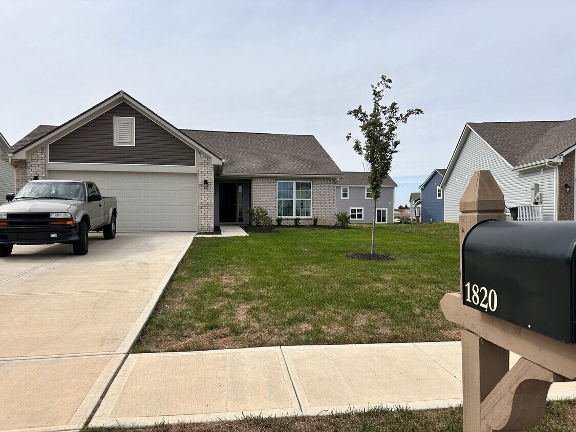 Foto principal - 1820 N Clearwater Dr