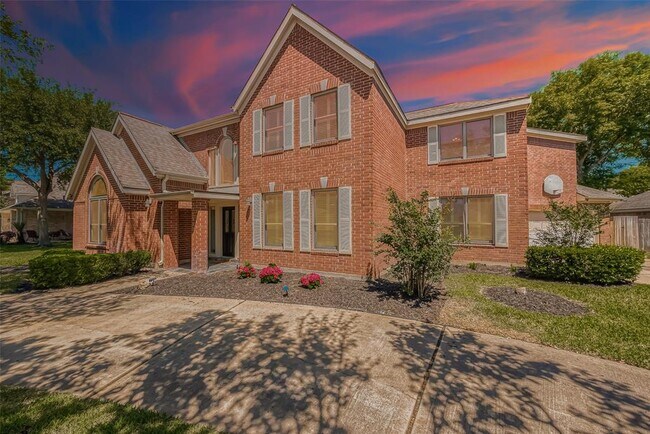 Building Photo - 2214 Old S Dr