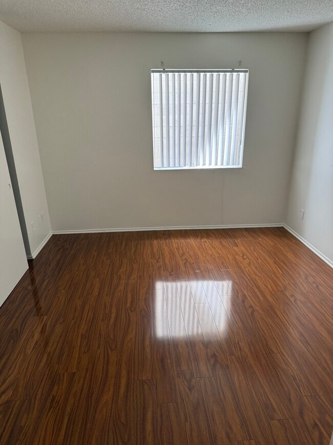Building Photo - HSK
