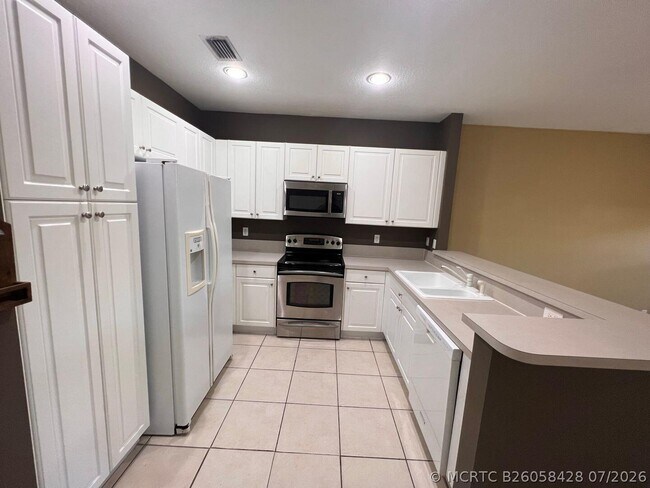 Building Photo - 3361 NW 29th Ct