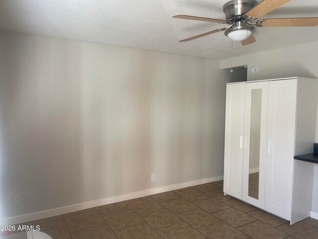 Foto del edificio - 4130 N 12th St