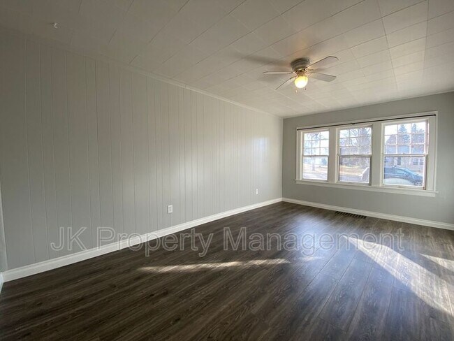 Foto del edificio - 1821 4th Ave N
