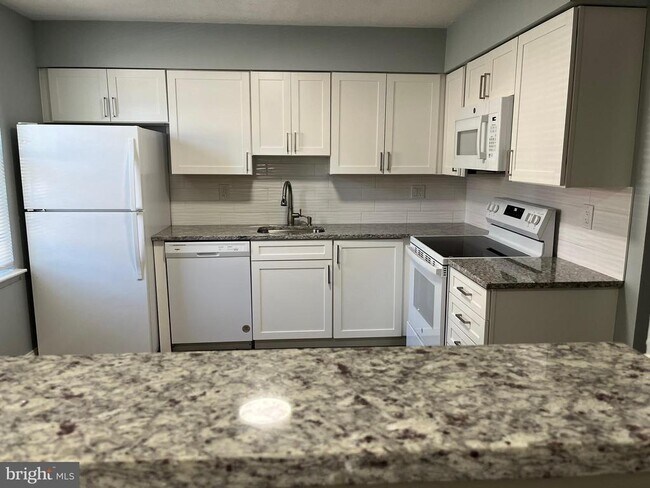 Foto del edificio - 8523 Pine Run Ct