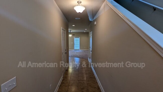 Building Photo - 112 Iron Horse Dr E