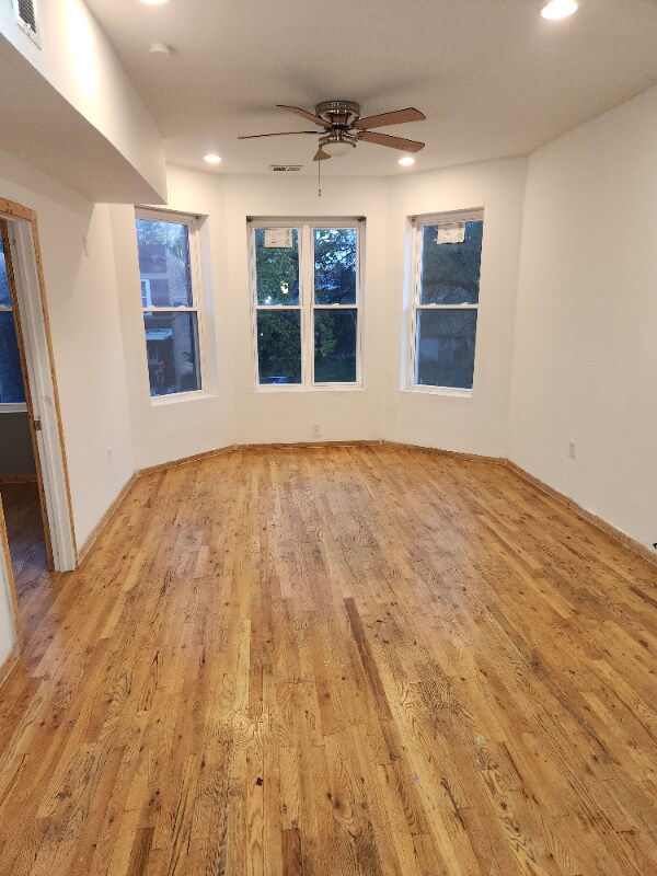 2441 W Flournoy St Unit 1st flr, Chicago, IL 60612 Room for Rent in