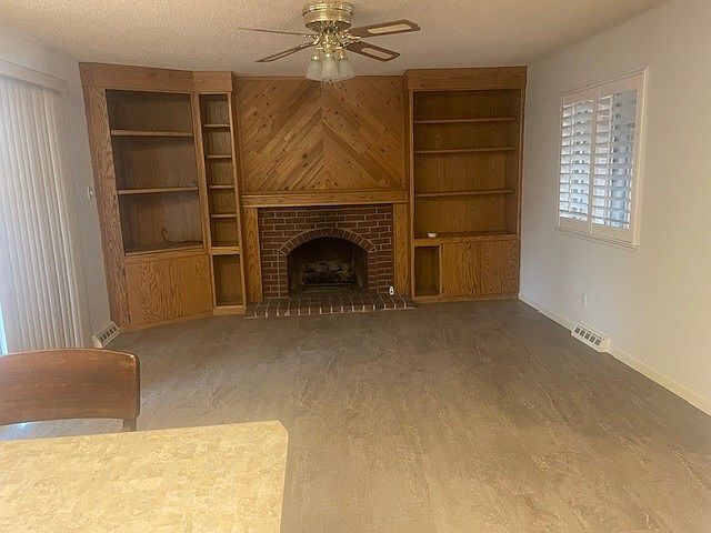 Building Photo - 5840 Foxtail Dr