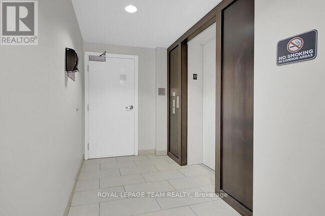 Building Photo - 250-250 Glenroy Gilbert Dr