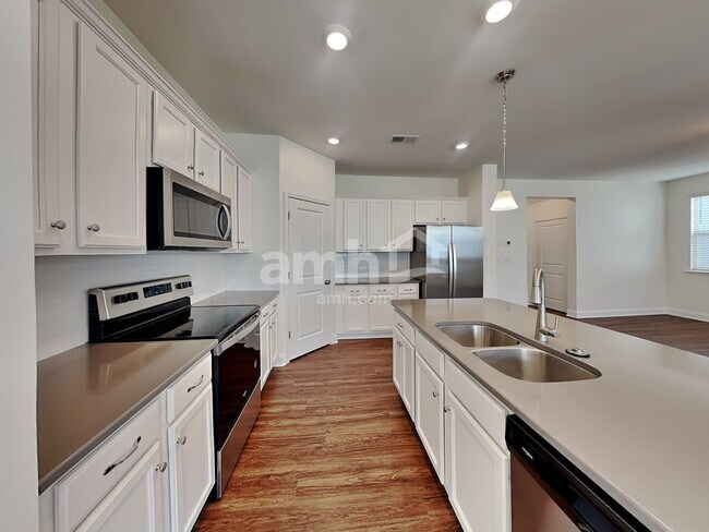 Foto del edificio - 115 Hazel Pk Dr