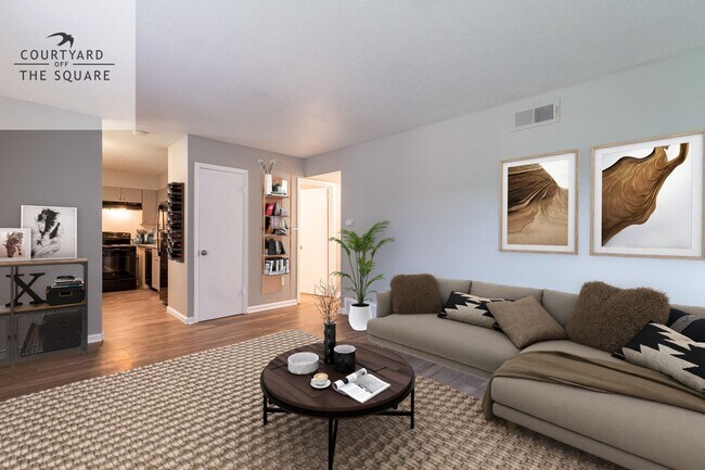 Foto del edificio - Courtyard Off the Square Apartments