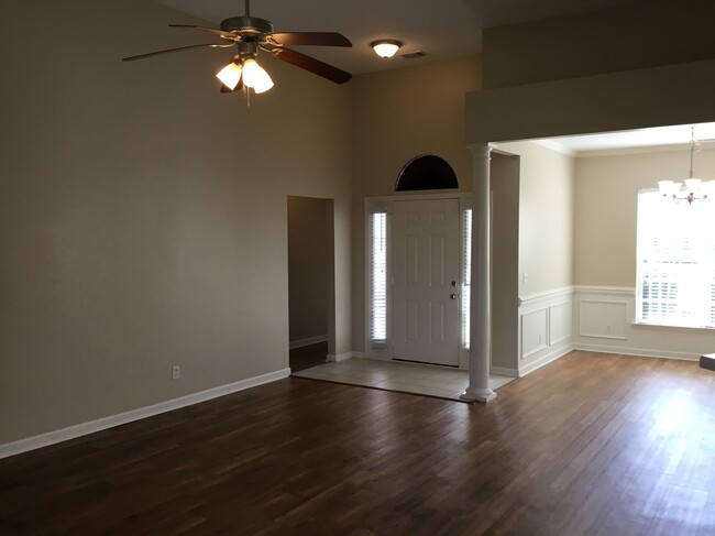 Building Photo - 159 Brickhill Circle