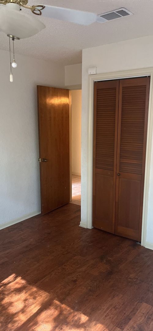 Foto del edificio - 3 Bedroom 2 Bath Home HOUSING ACCEPTED!