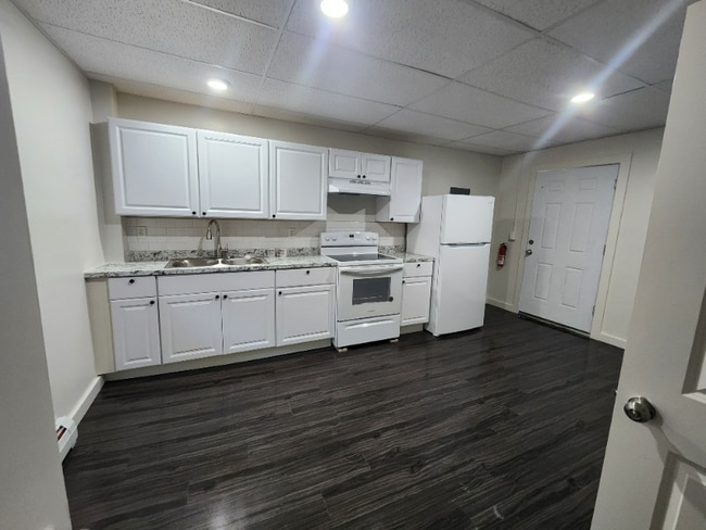 Building Photo - 44 Granite St