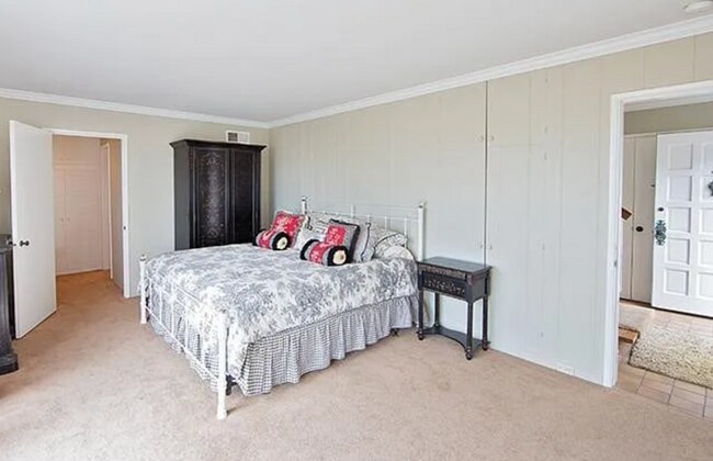 Foto del edificio - 1560 E Oceanfront