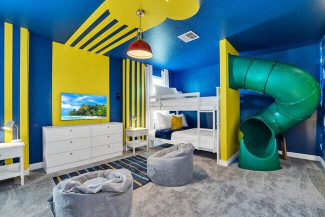 Building Photo - 3017PS  Brand New Luxury 9BR Villa/ Pool/S...