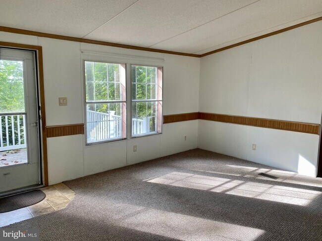 Foto del edificio - 192 Pine Rd