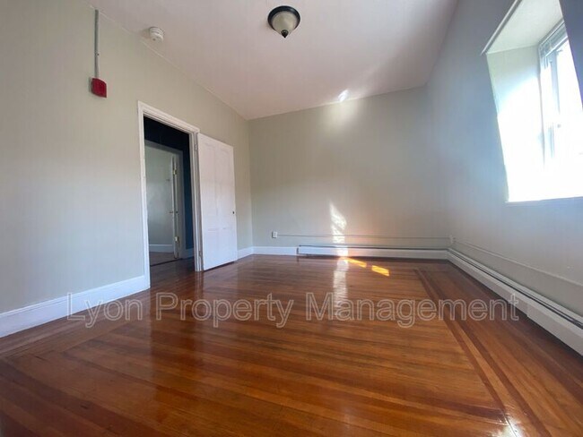 Foto del edificio - 124 Vinton St