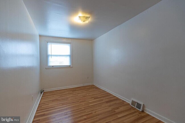 Building Photo - 7429 Brockton Rd