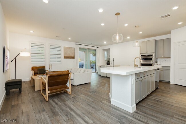 Foto del edificio - 881 Cherry Glen Pl