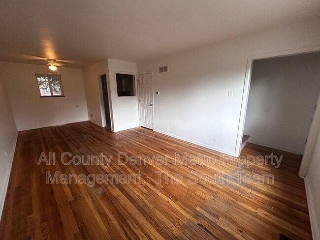 Foto del edificio - 10207 E 14th Ave