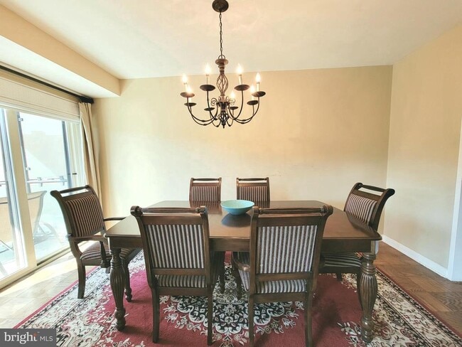 Foto del edificio - 4201 Cathedral Ave NW