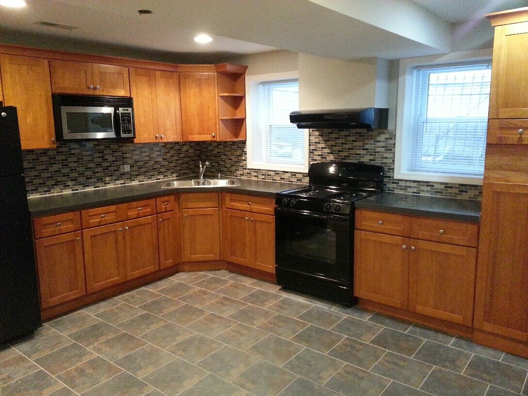 Primary Photo - 2218 W Cullerton St