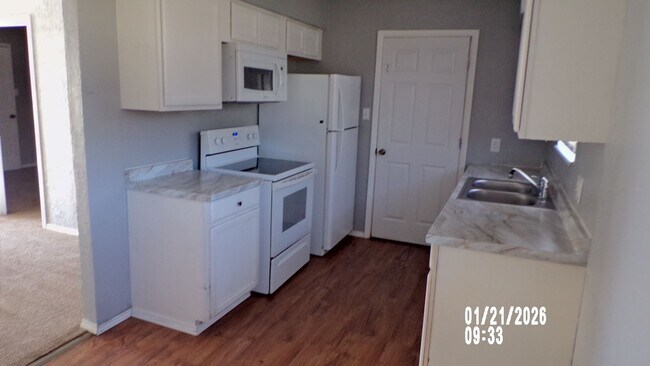 Foto del edificio - NICE HOME IN THE RIDGECREST AREA. PETS NEGOTIABLE WITH OWNERS APPROVAL