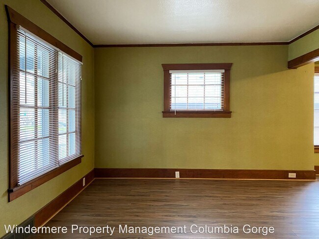 Foto del edificio - 2 br, 1 bath House - 119 W 11th St