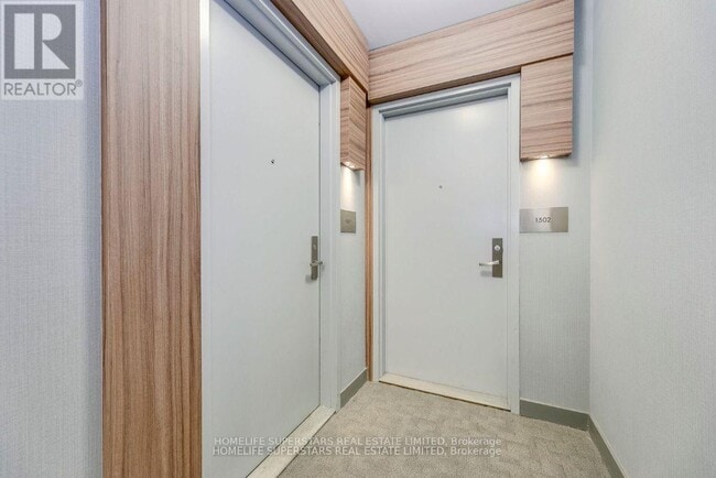 Building Photo - 75 St Nicholas St