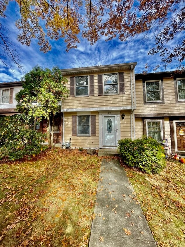 431 Redrome Cir E, Bridgeville, PA 15017 House Rental in Bridgeville