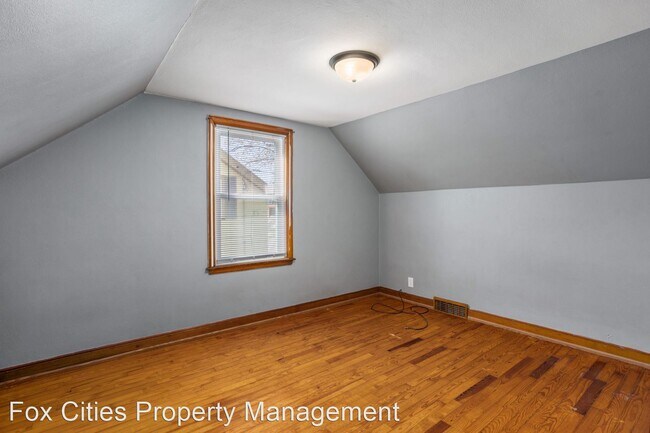 Building Photo - 3 br, 1 bath House - 800 Grand Ave.